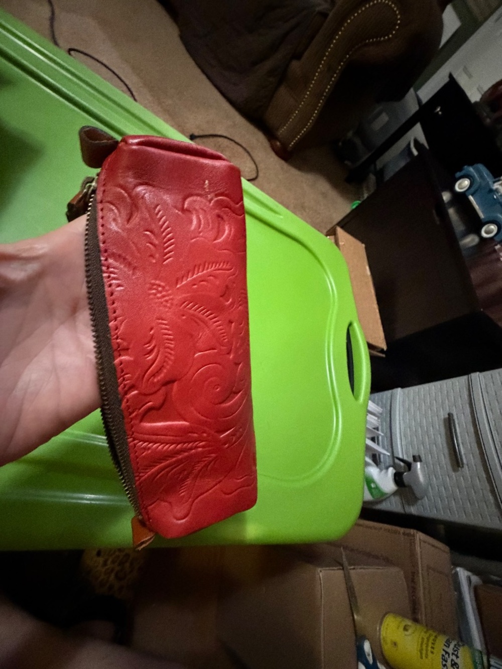 Genuine leather, tooled Accessories bag, - Picture 6 of 9